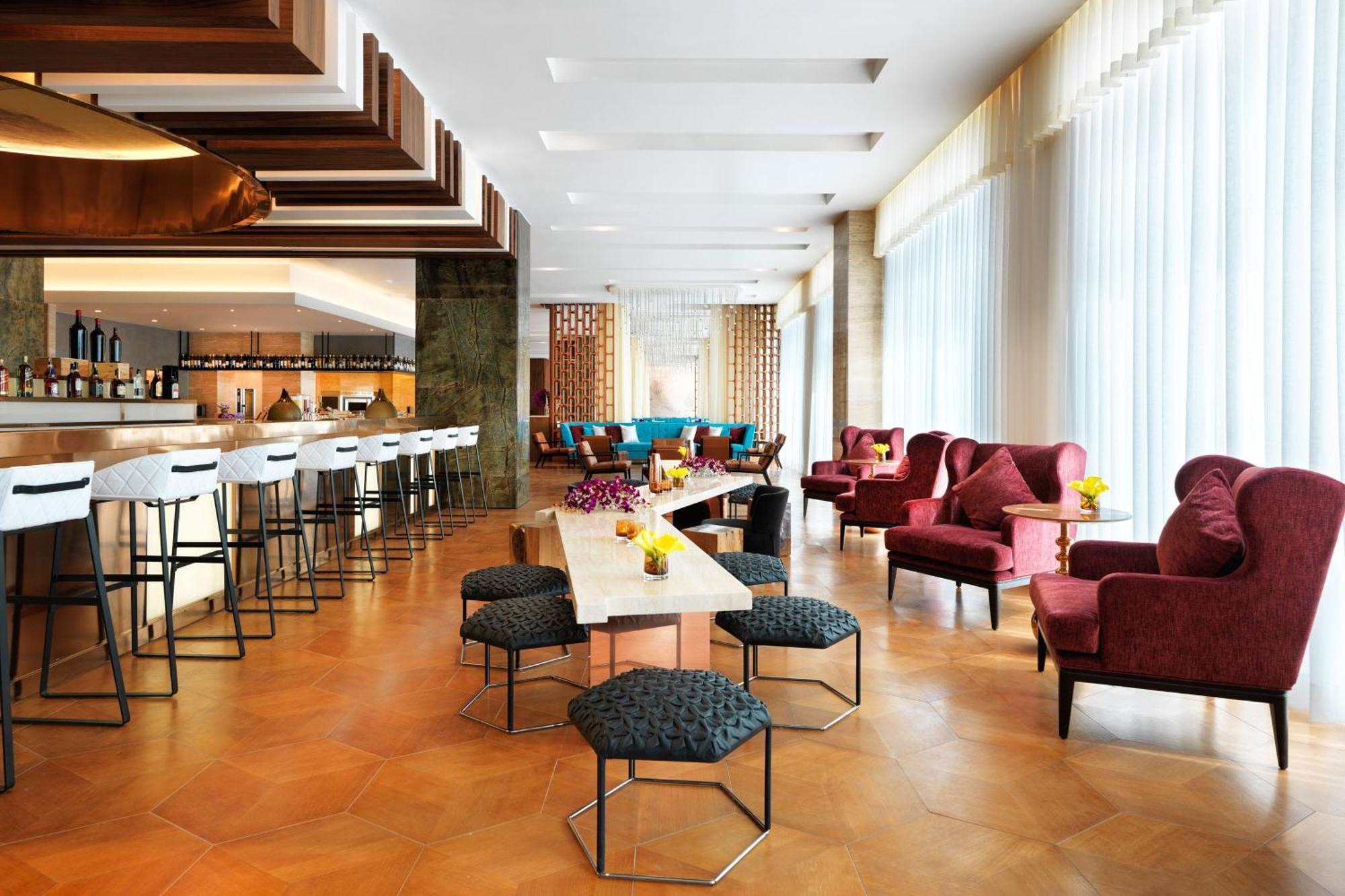 Sheraton Baku Intourist Kültér fotó The Bar