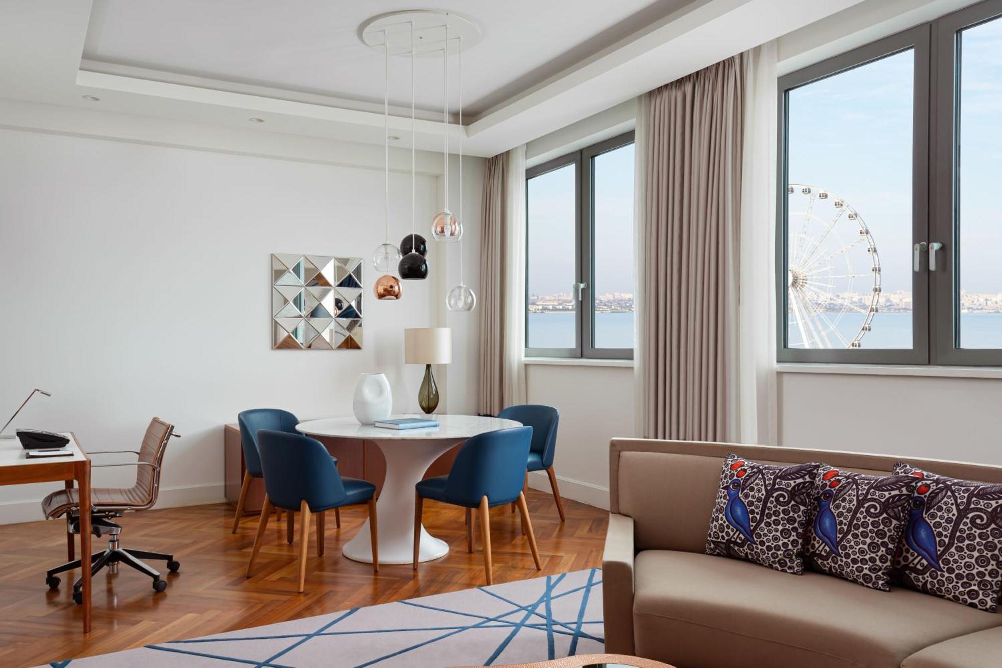 Sheraton Baku Intourist Kültér fotó A suite at the hotel