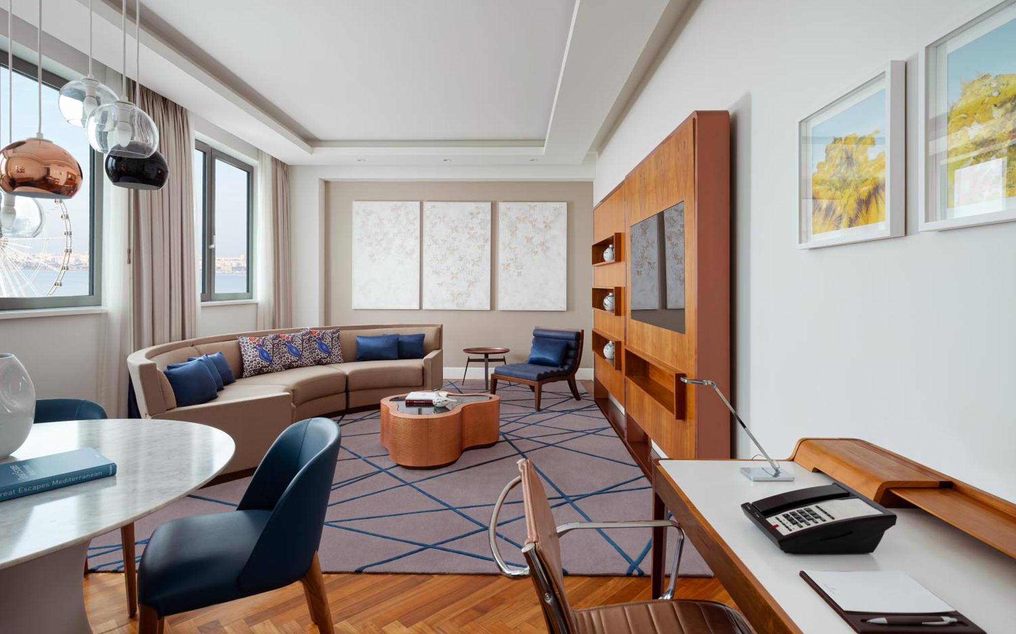 Sheraton Baku Intourist Kültér fotó A living room at the hotel
