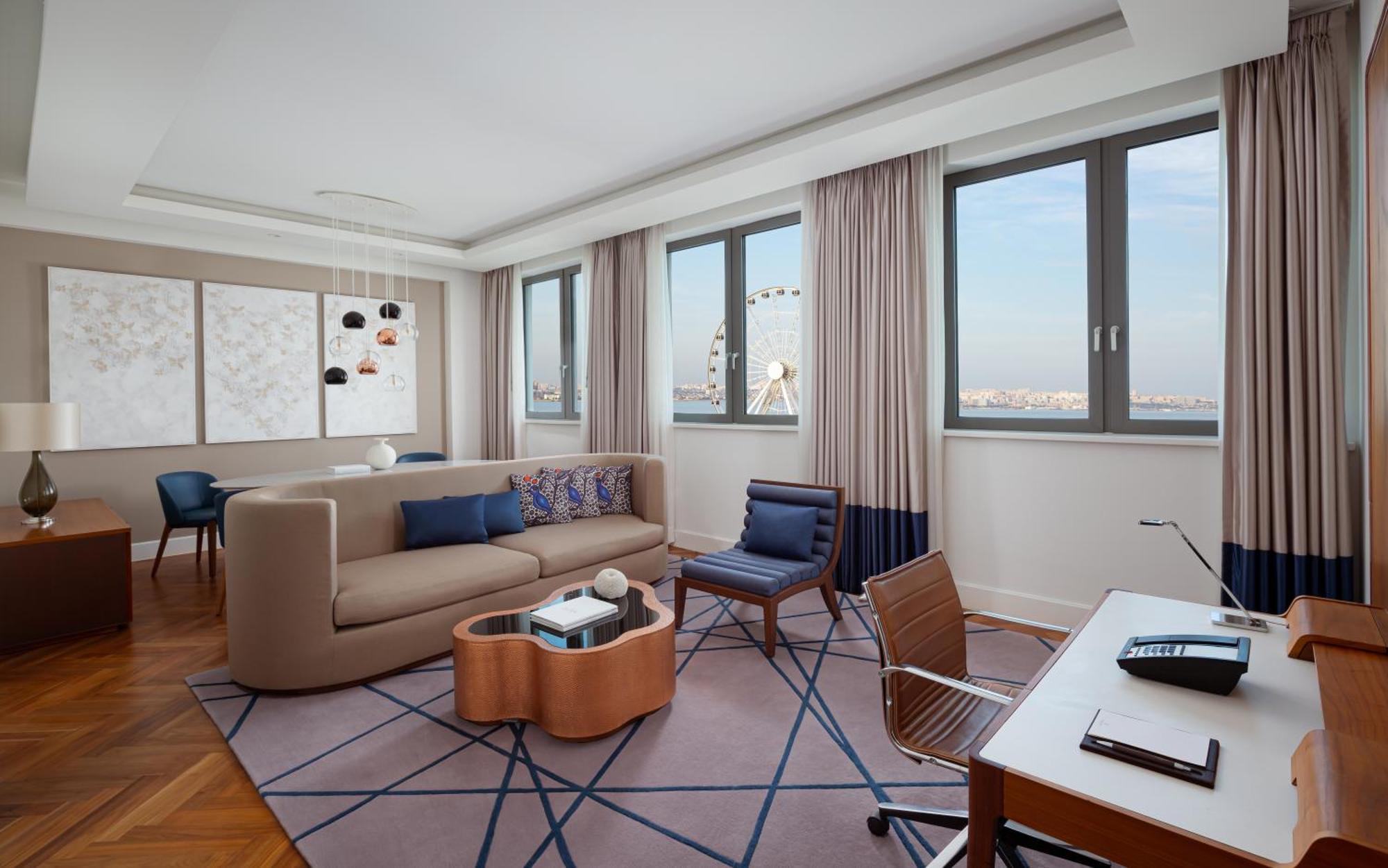 Sheraton Baku Intourist Kültér fotó A living room at the hotel